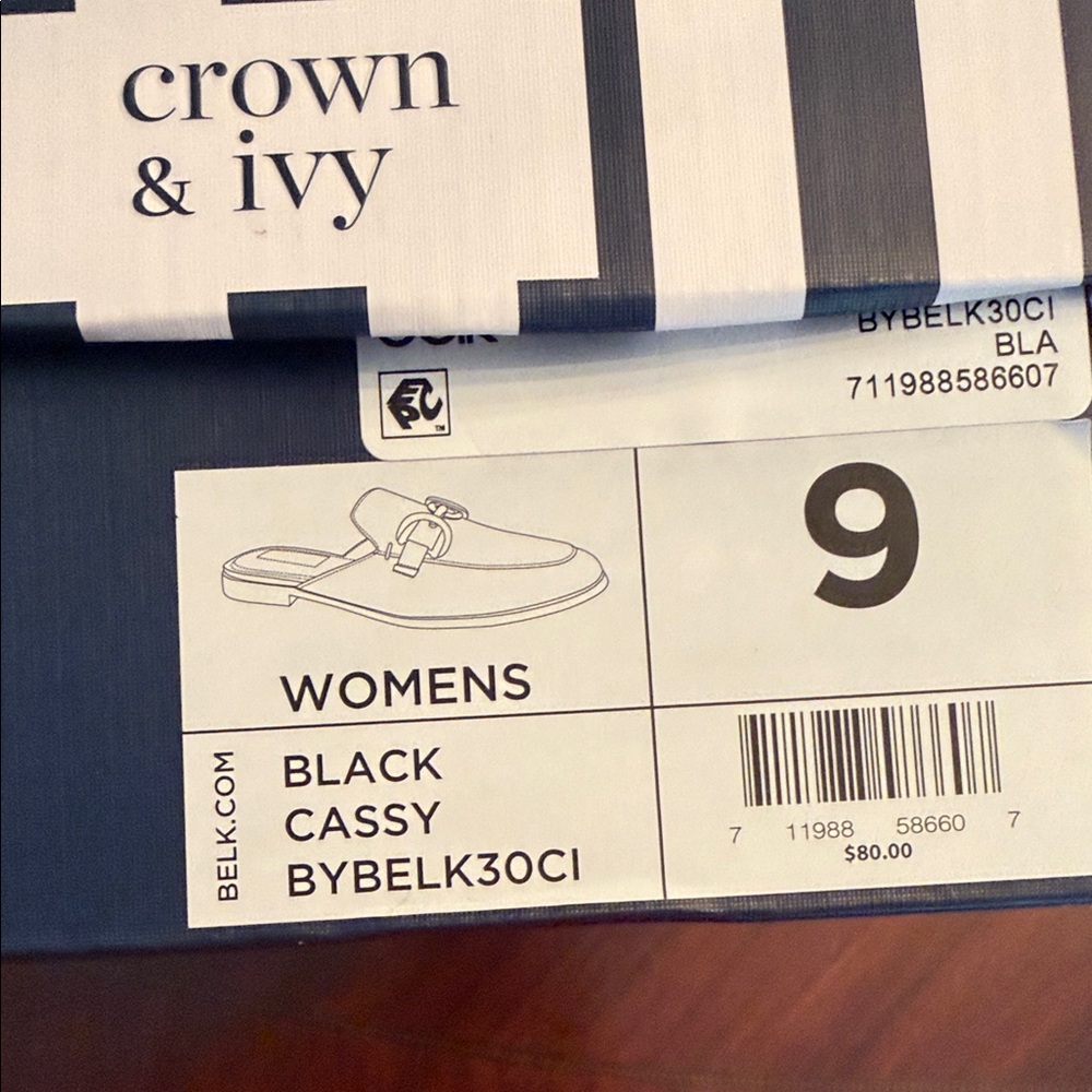 Crown & Ivy Black Flats with Gold Chain Detail - Picture 4 of 4
